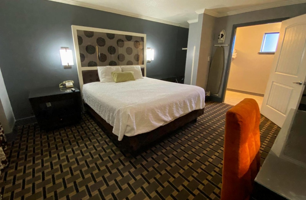 Budget INN At The Heavenly Gondola Main image