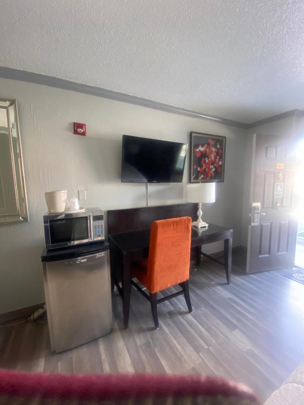 Budget INN At The Heavenly Gondola Main image